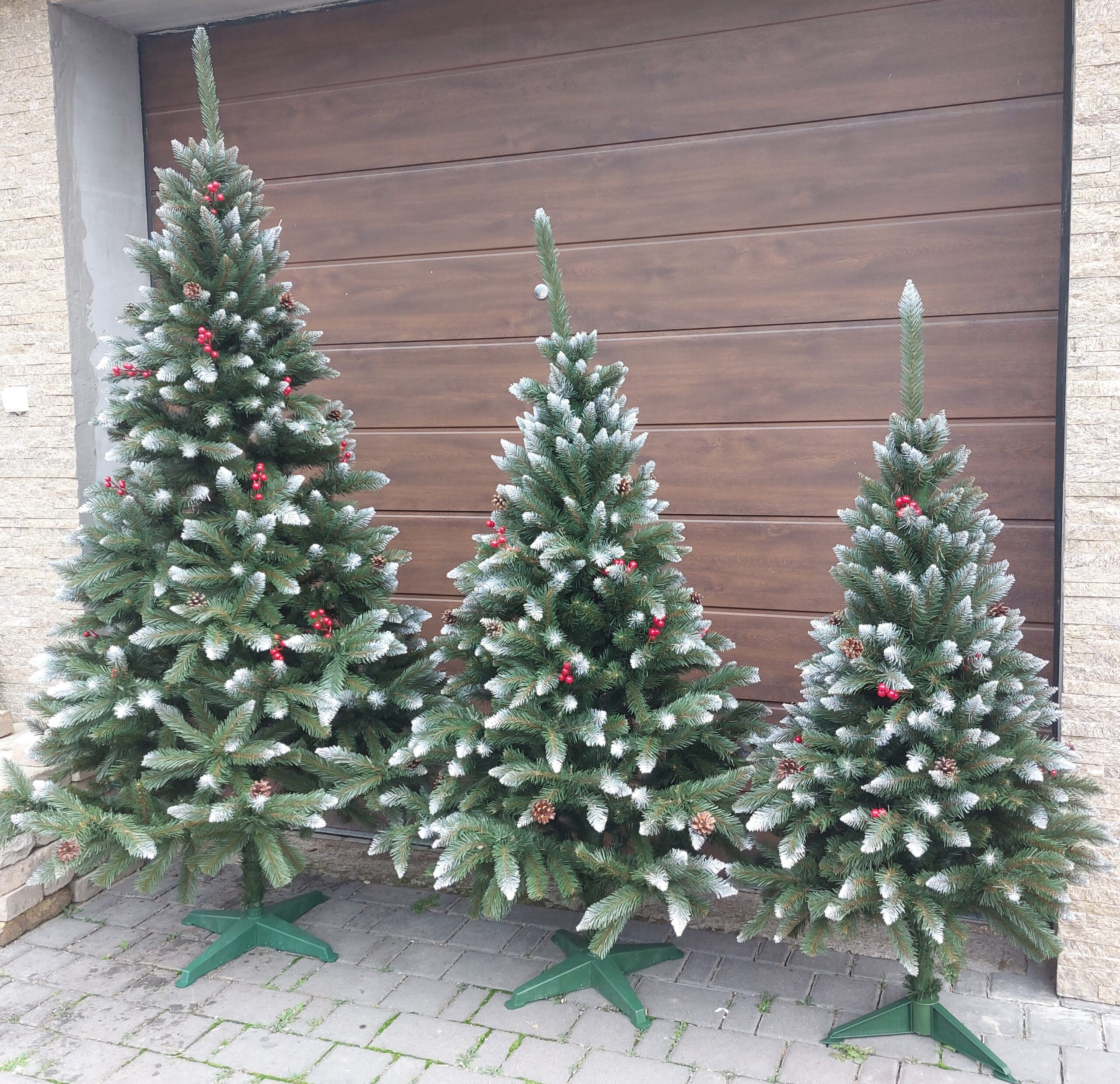 M09 Piros bogyós műfenyő tobozzal (2D) - Image 9